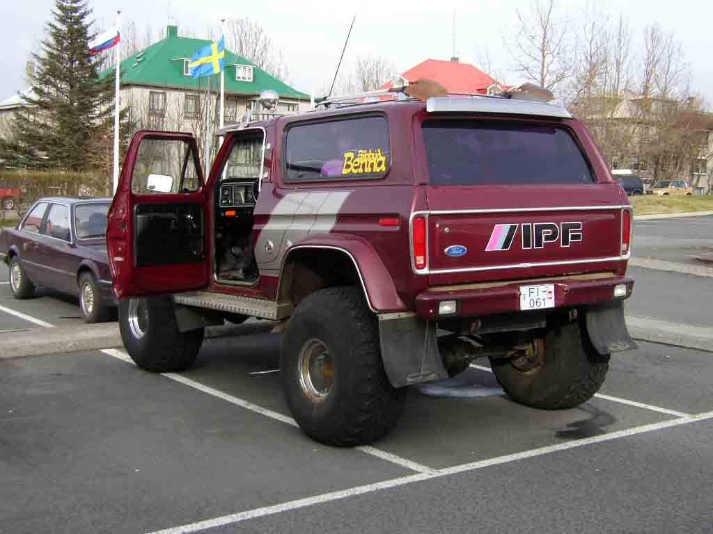 Ford%20Bronco.jpg